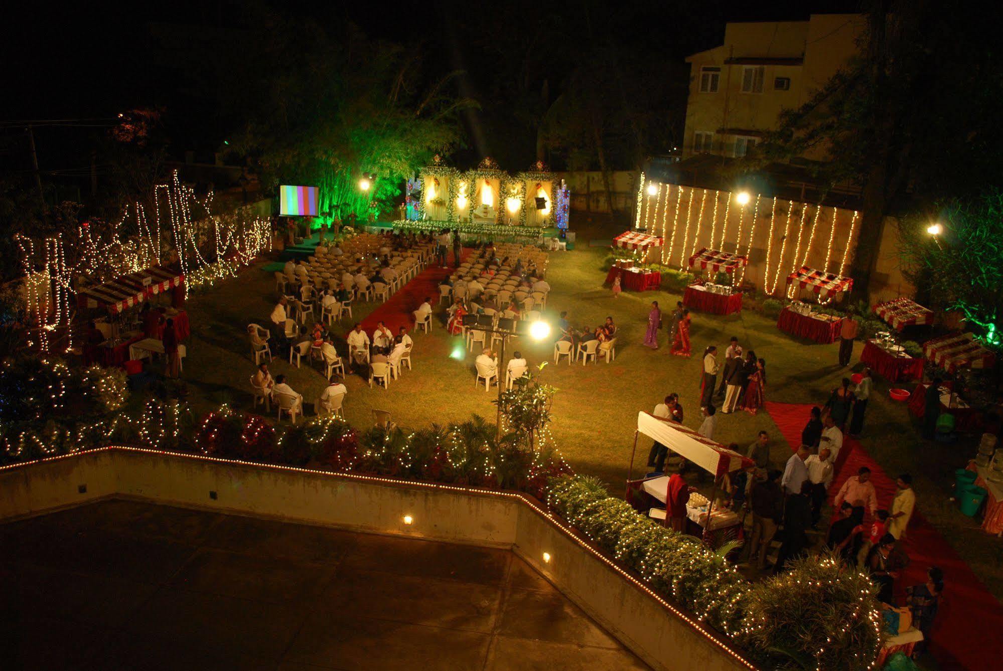 Hotel Paradise - Mysore Dasaprakash Group Bagian luar foto